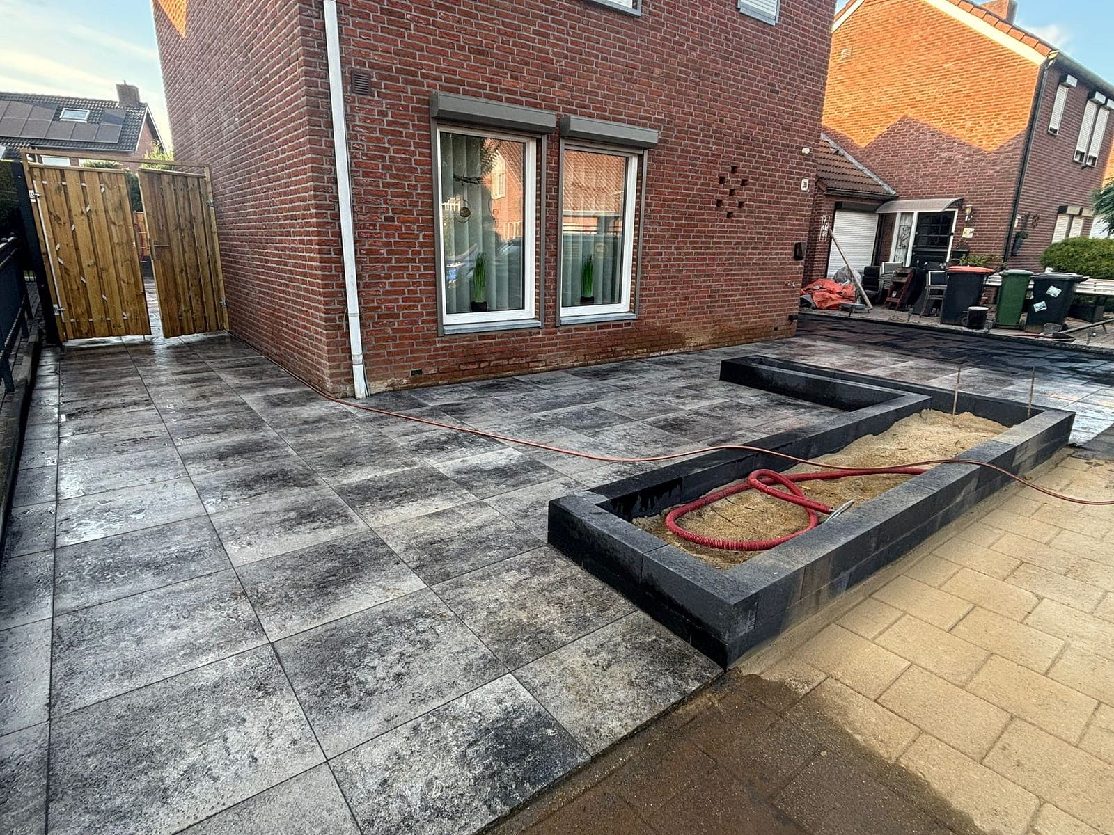 Bestrating van een terras, aangelegd door Klussenbedrijf B.N.